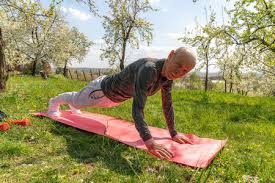 LPL比赛出现诡异事件，IG决胜局推基地时，直播间出现女性哭声