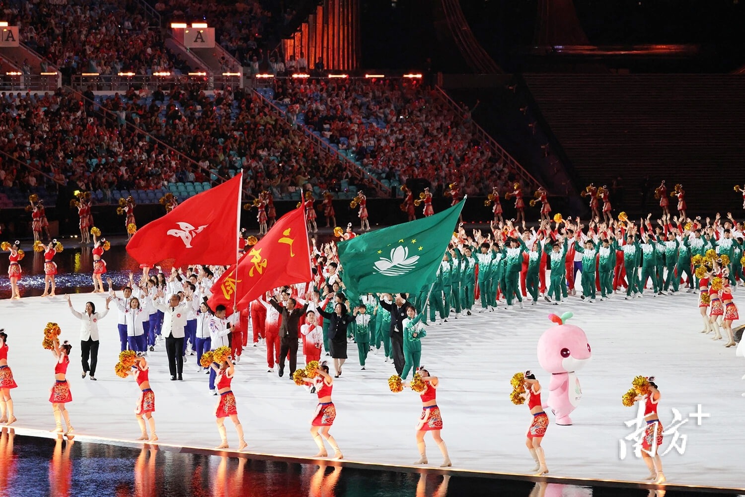 新疆溃败做重大改变！格兰观战，全队上场供考察，急需改变攻守