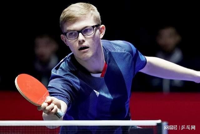 的高扫腿直 的高扫腿直