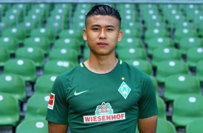 同龄球员对 同龄球员对